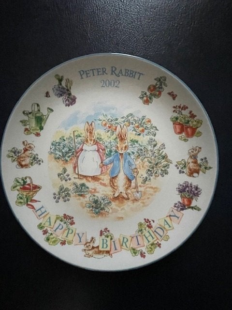 Beatrix Potter Bord Peter Rabbit en Zusje Flopsy in Garden, Verzamelen, Beelden en Beeldjes, Ophalen of Verzenden, Zo goed als nieuw