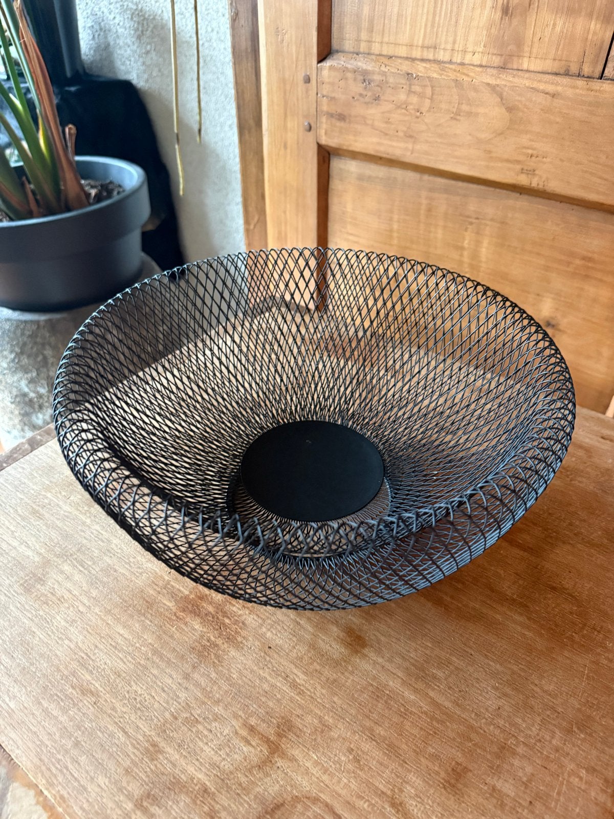 Moderne Zwarte Metalen Fruitschaal - Rond Design, Huis en Inrichting, Ophalen, Schaal, Rond, Zo goed als nieuw