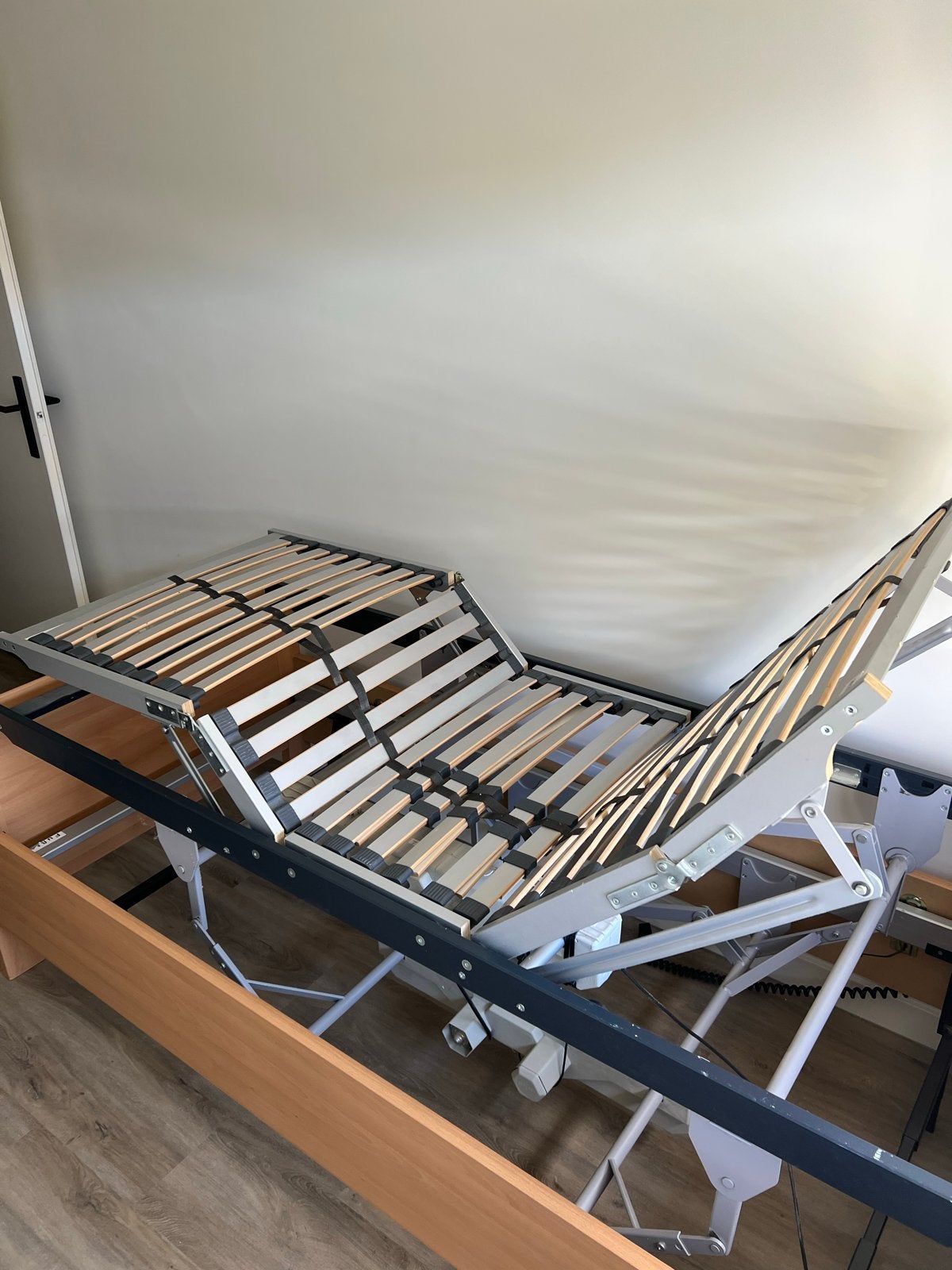Bossflex 450 EL Elektrisch Verstelbare Lattenbodem, Huis en Inrichting, Ophalen, Verstelbaar, 90 cm, Eenpersoons