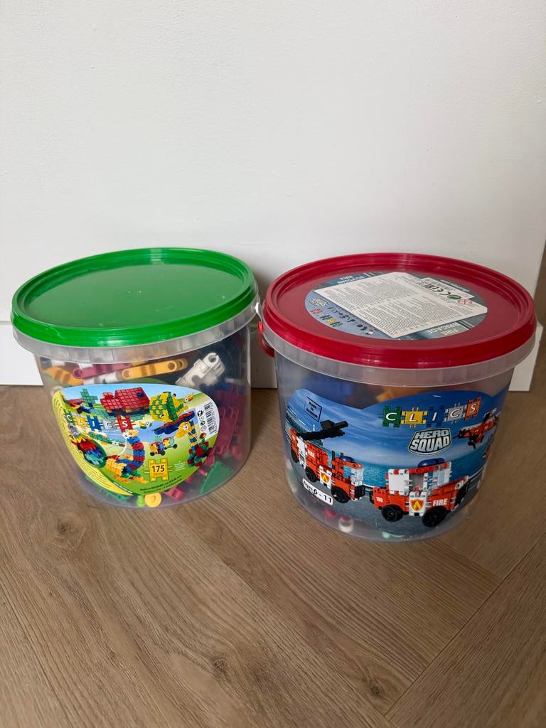2 volle emmers met Clics bouwblokken, Ophalen of Verzenden, Overige merken