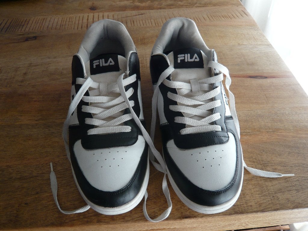 nette FILA sneakers mt 45, Kleding | Heren, Schoenen, Ophalen of Verzenden, Zo goed als nieuw