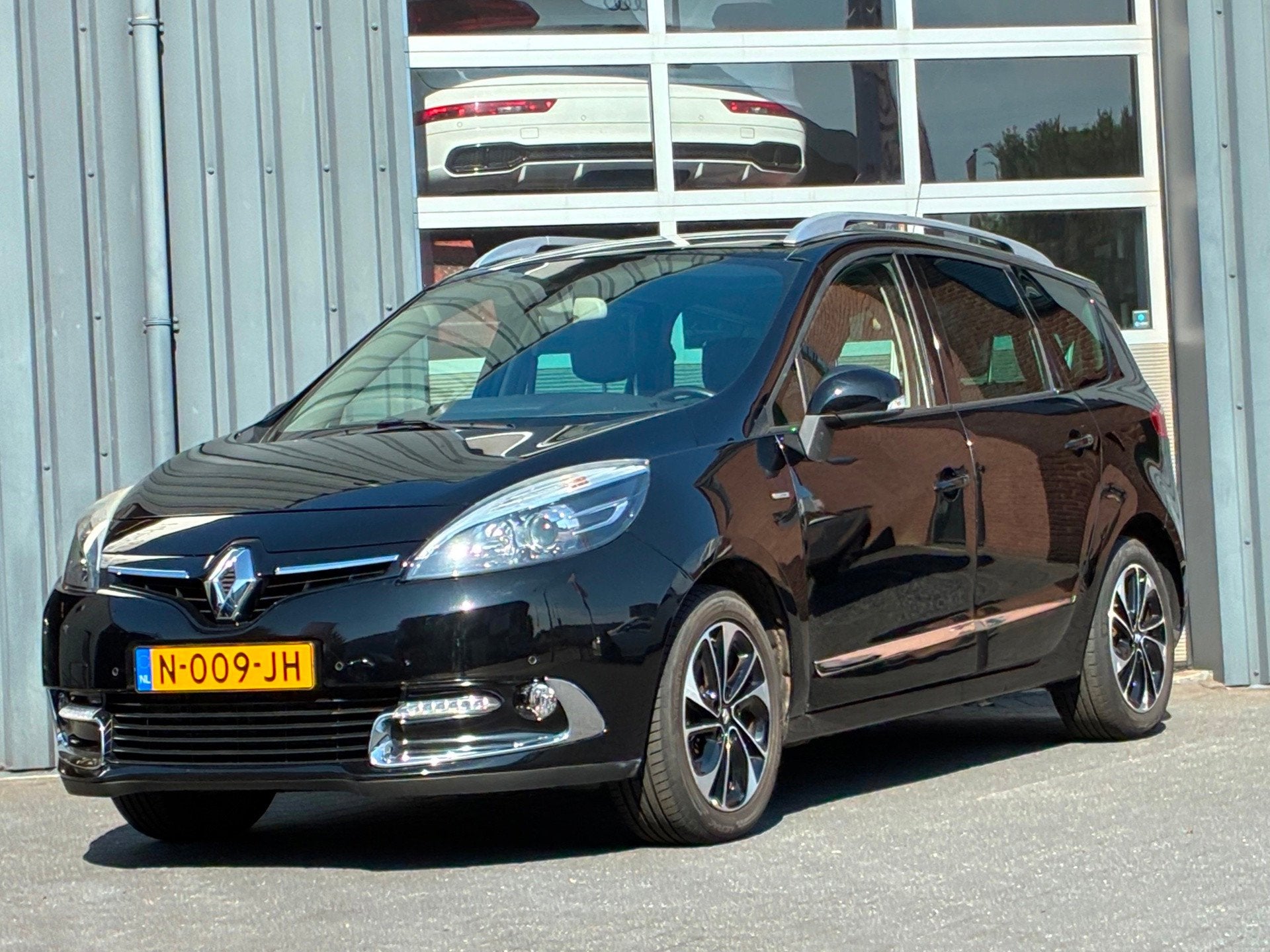 Renault Grand Scénic 1.2 TCe Bose 7p Camera Panodak Climate, Auto's, Renault, Voorwielaandrijving, Gebruikt, Euro 6, 4 cilinders