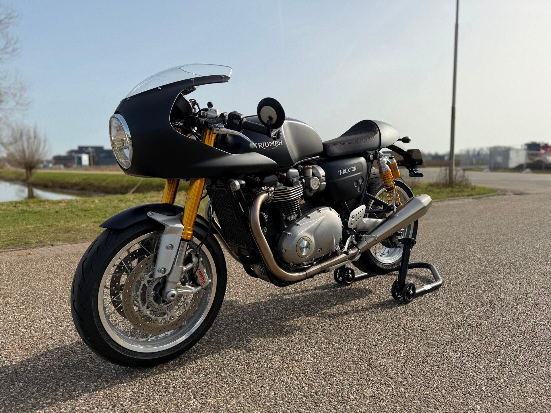 Triumph Chopper Thruxton 1200 R Cafe Race edition, Motoren, Info@triumph.com, Chopper, Meer dan 35 kW, 1200 cc