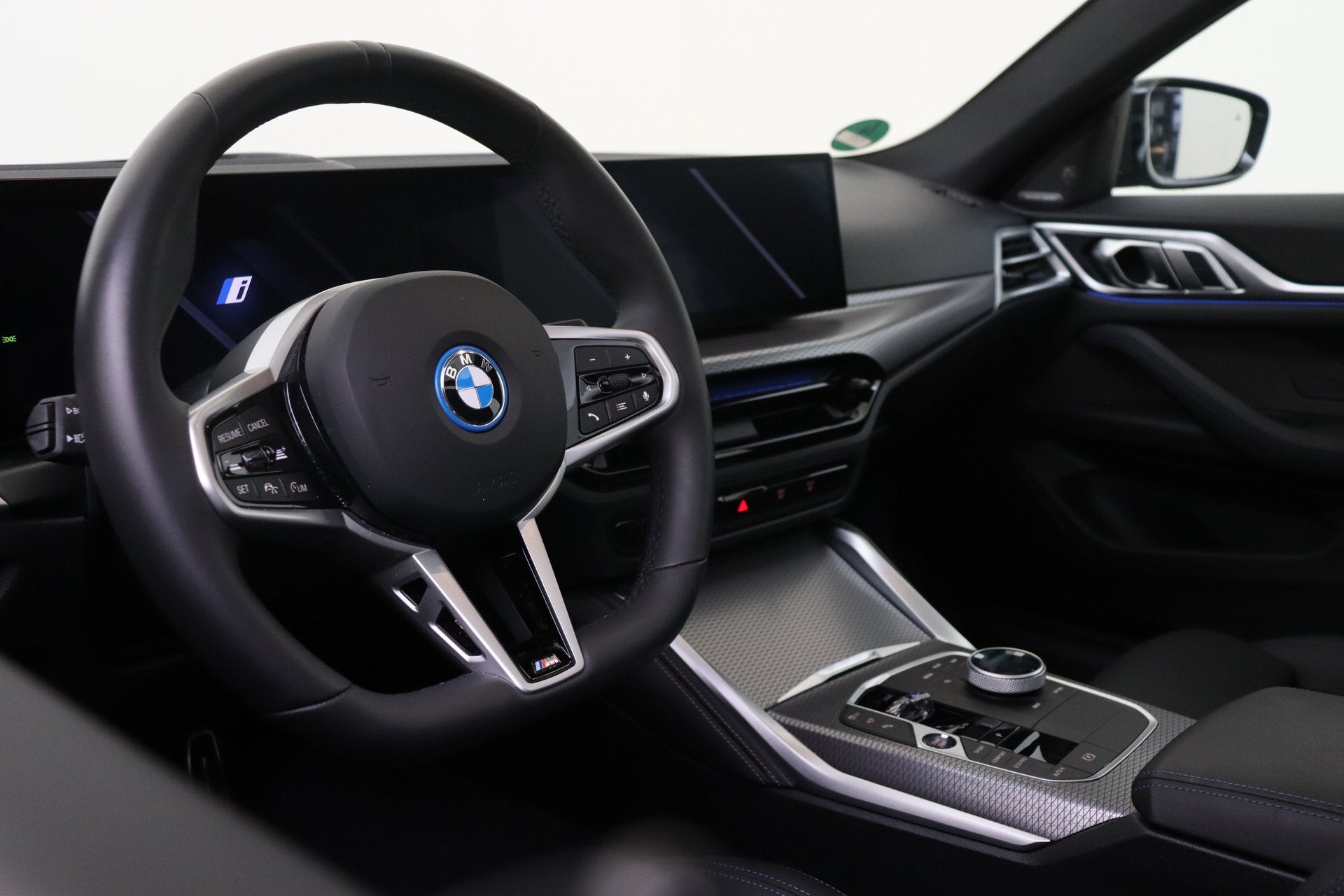 BMW i4 eDrive40 M Sport / Trekhaak / Schuif-Kanteldak / Comf, Auto's, Dealer onderhouden, Gebruikt, Met garantie (alle), 597 km