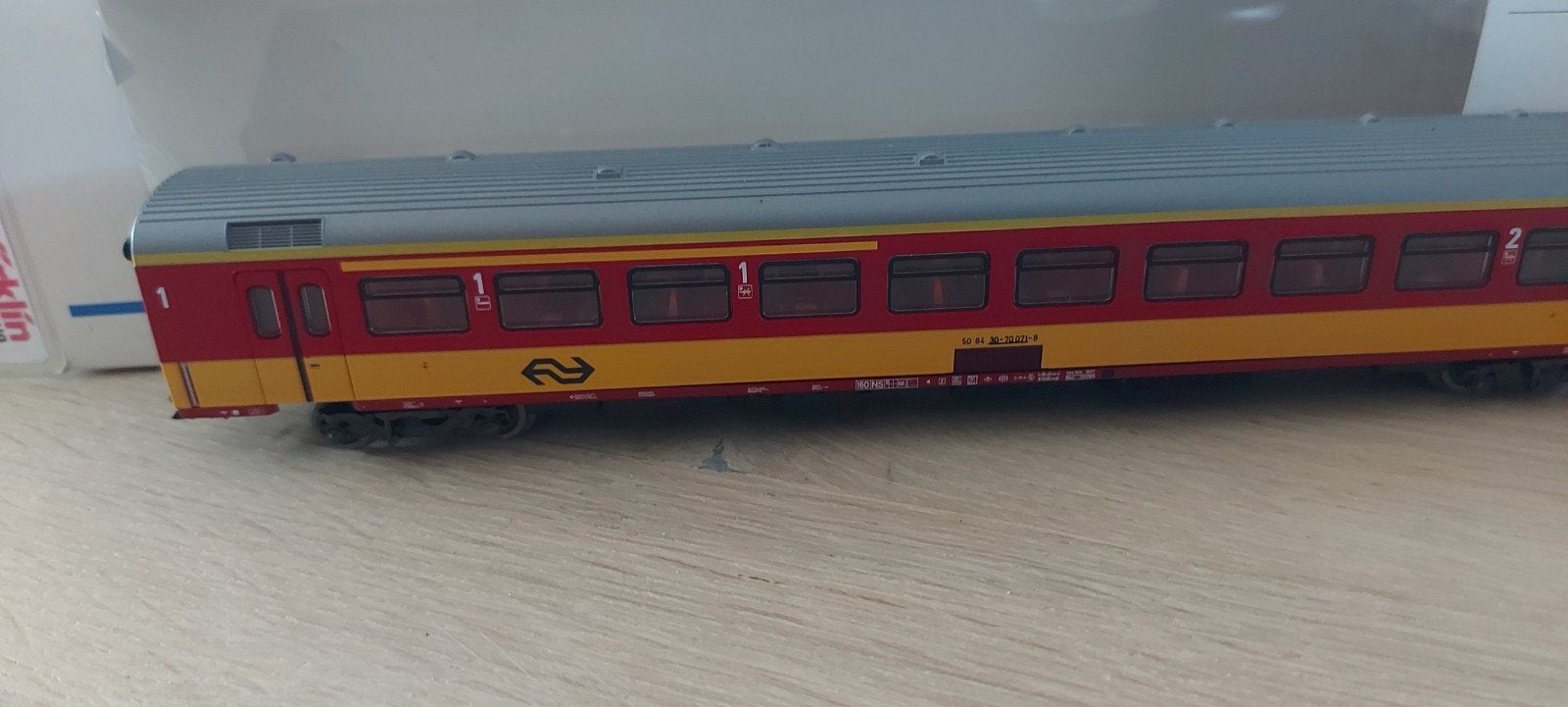 Roco NS/Rode Kruis ziekenvervoerrijtuig artnr 44293 in ovp, Gelijkstroom, Wagon, Ophalen of Verzenden, Roco