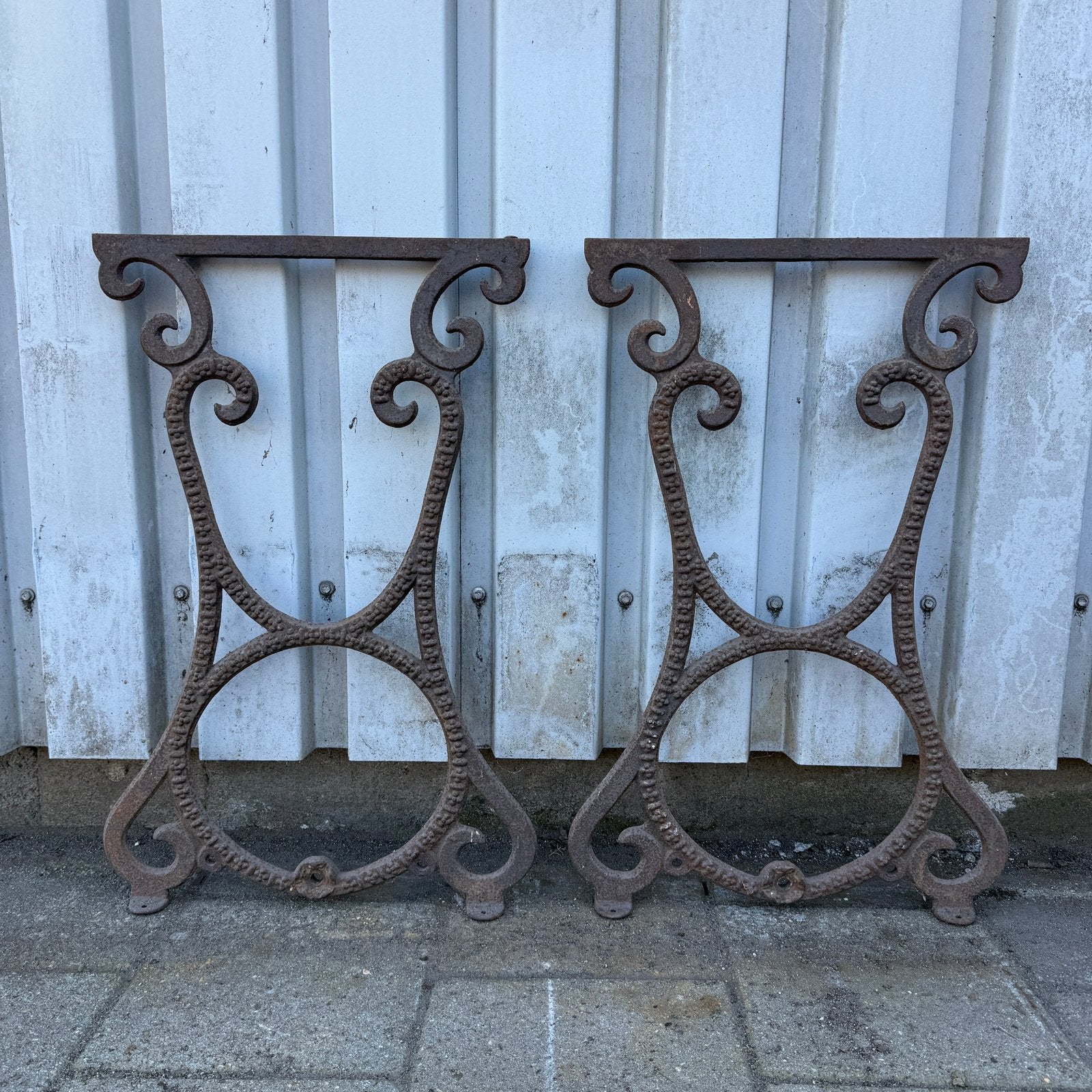 Set dunne sierlijke gietijzeren tafelpoten antiek tuin oud, Ophalen