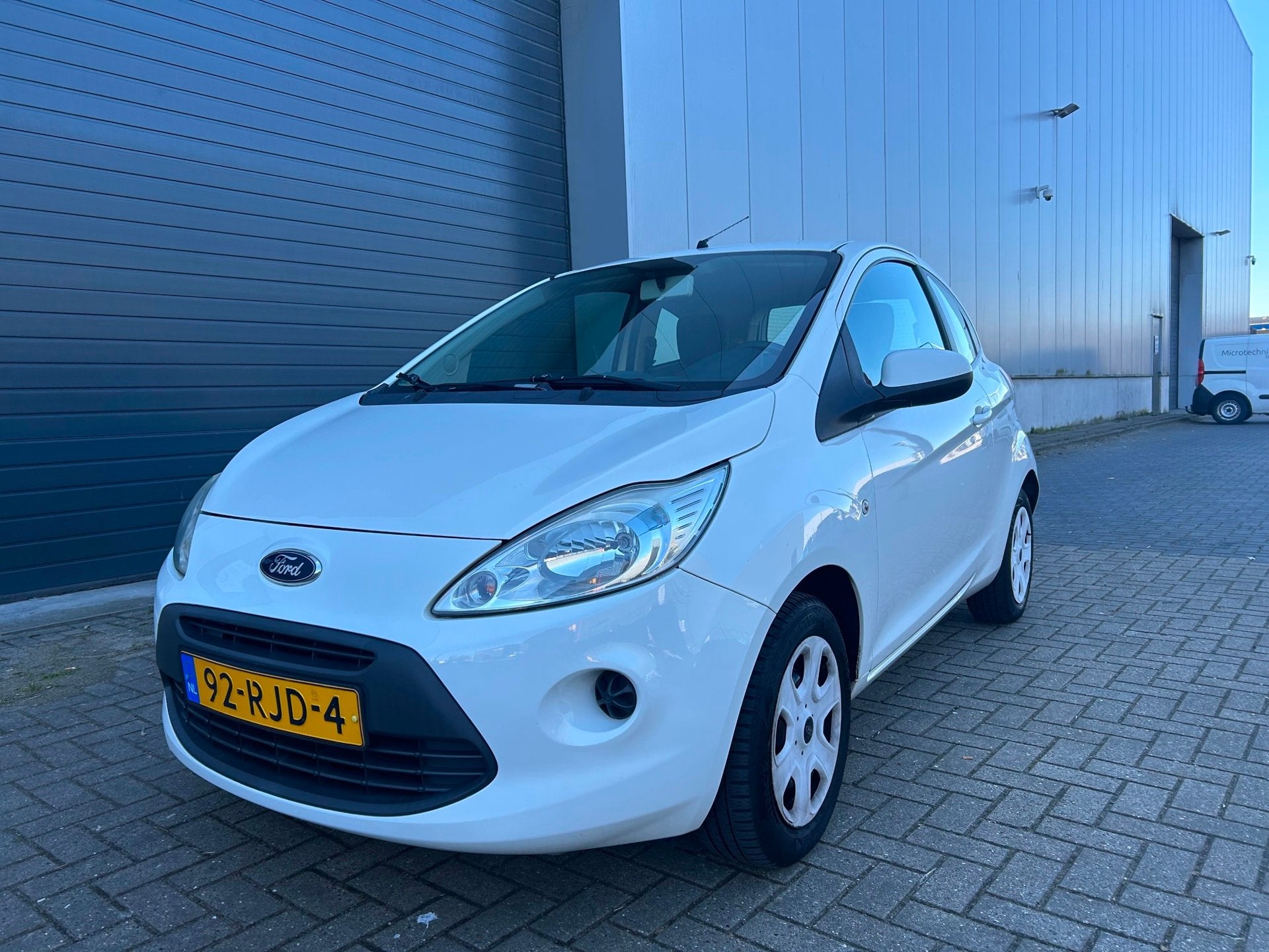 Ford Ka 1.2i Comfort S/S AIRCO NAP APK 2011, Voorwielaandrijving, Euro 5, Stof, Gebruikt