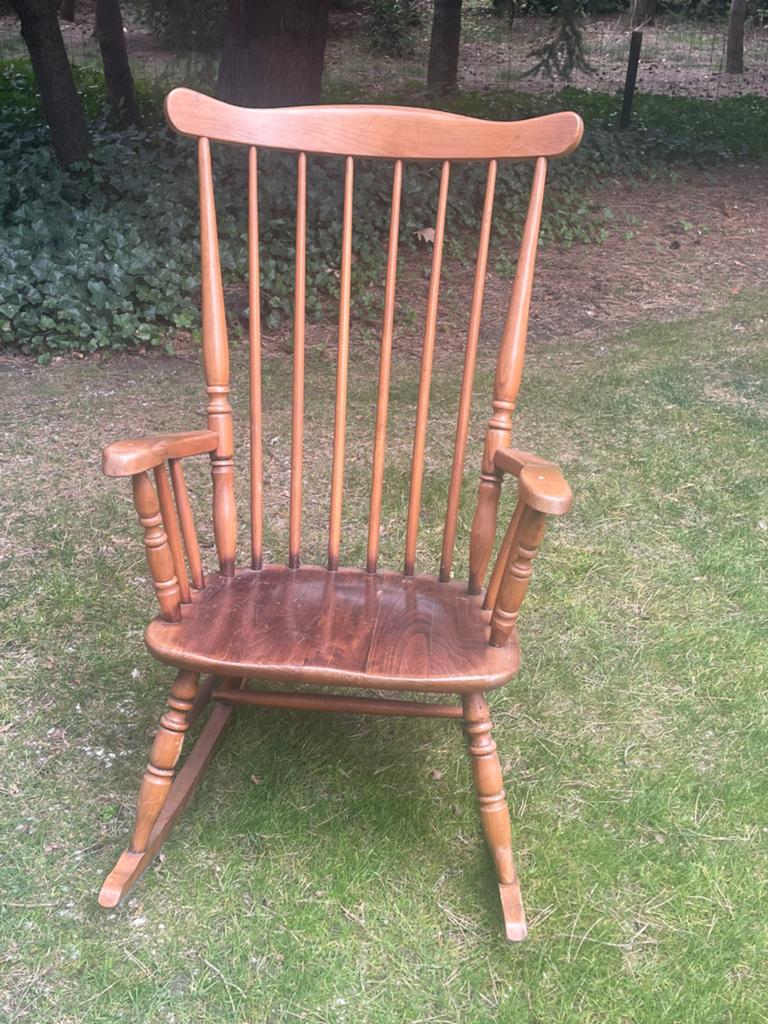 Houten schommelstoel, Ophalen