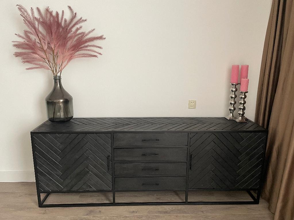 Prachtig mango houten dressoir visgraat, Huis en Inrichting, Kasten | Dressoirs, Ophalen, Met deur(en), Zo goed als nieuw, 200 cm of meer