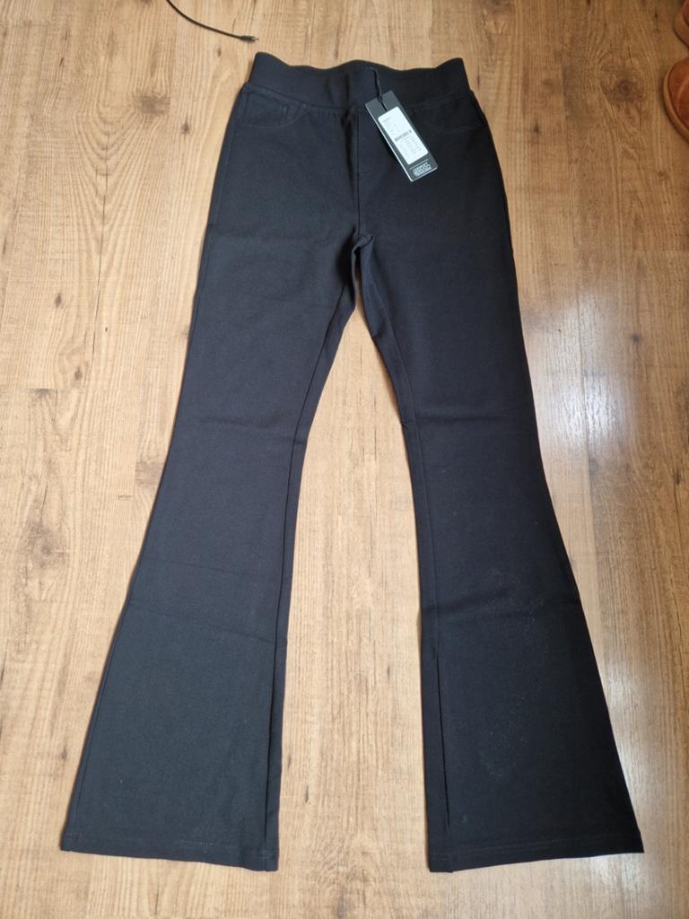 Zwarte Comfort Timeless flared broek - Maat 36, Zwart, Nieuw, Ophalen of Verzenden, Comfort Timeless