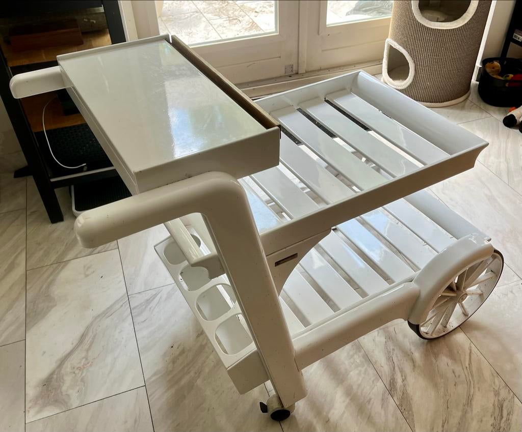Witte serveerwagen met een lade en wielen, Ophalen, Gebruikt, Rechthoekig, Kunststof