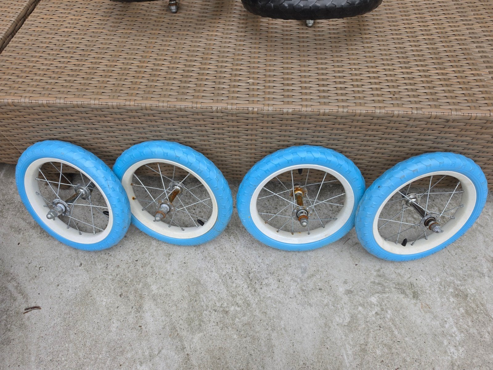 Kleine bandjes kinder fiets /wagens, Ophalen