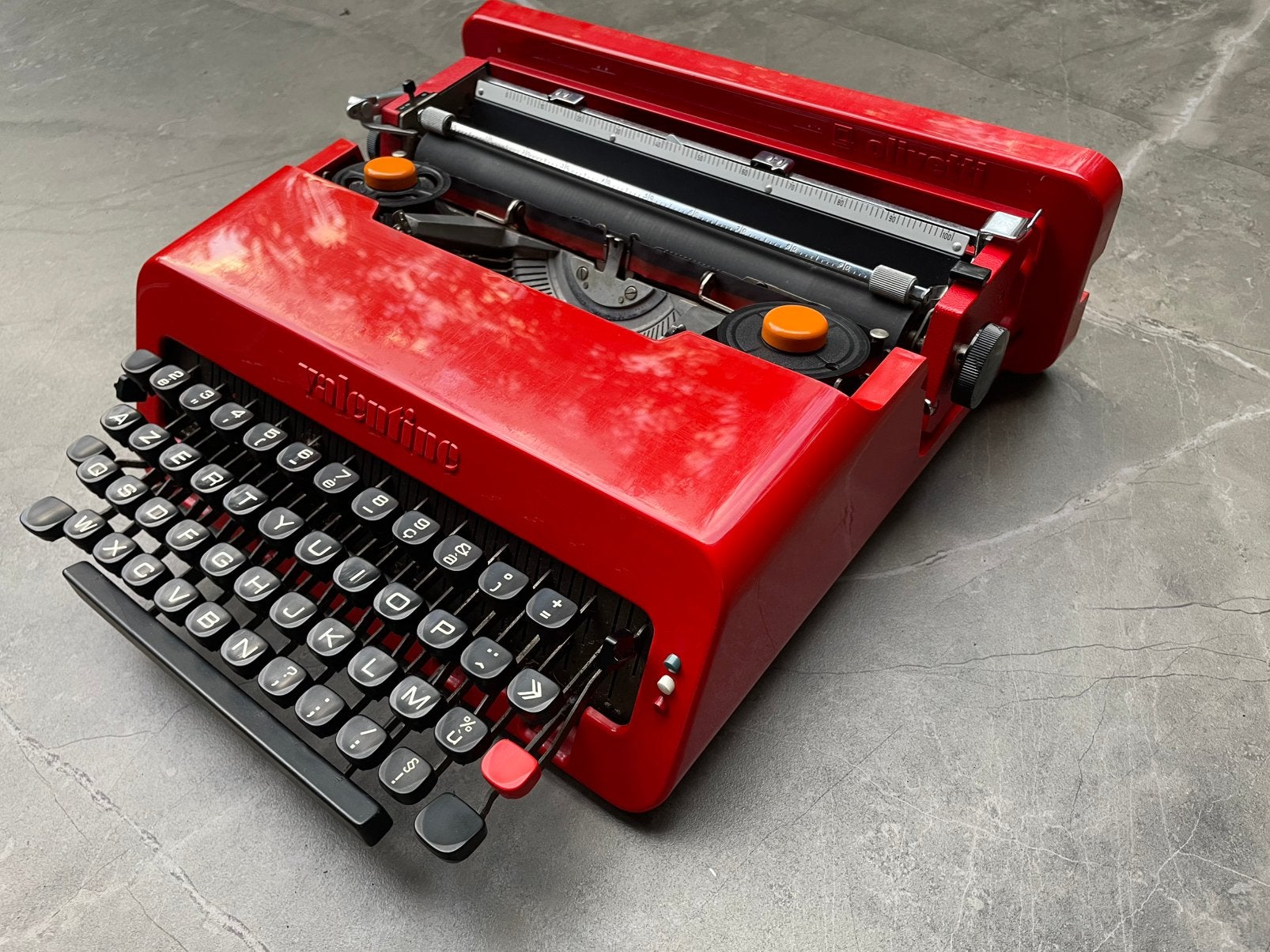Olivetti Valentine Typemachine metKoffer Ettore Sottsass1969, Antiek en Kunst, Kunst | Designobjecten, Ophalen of Verzenden, Kunststof