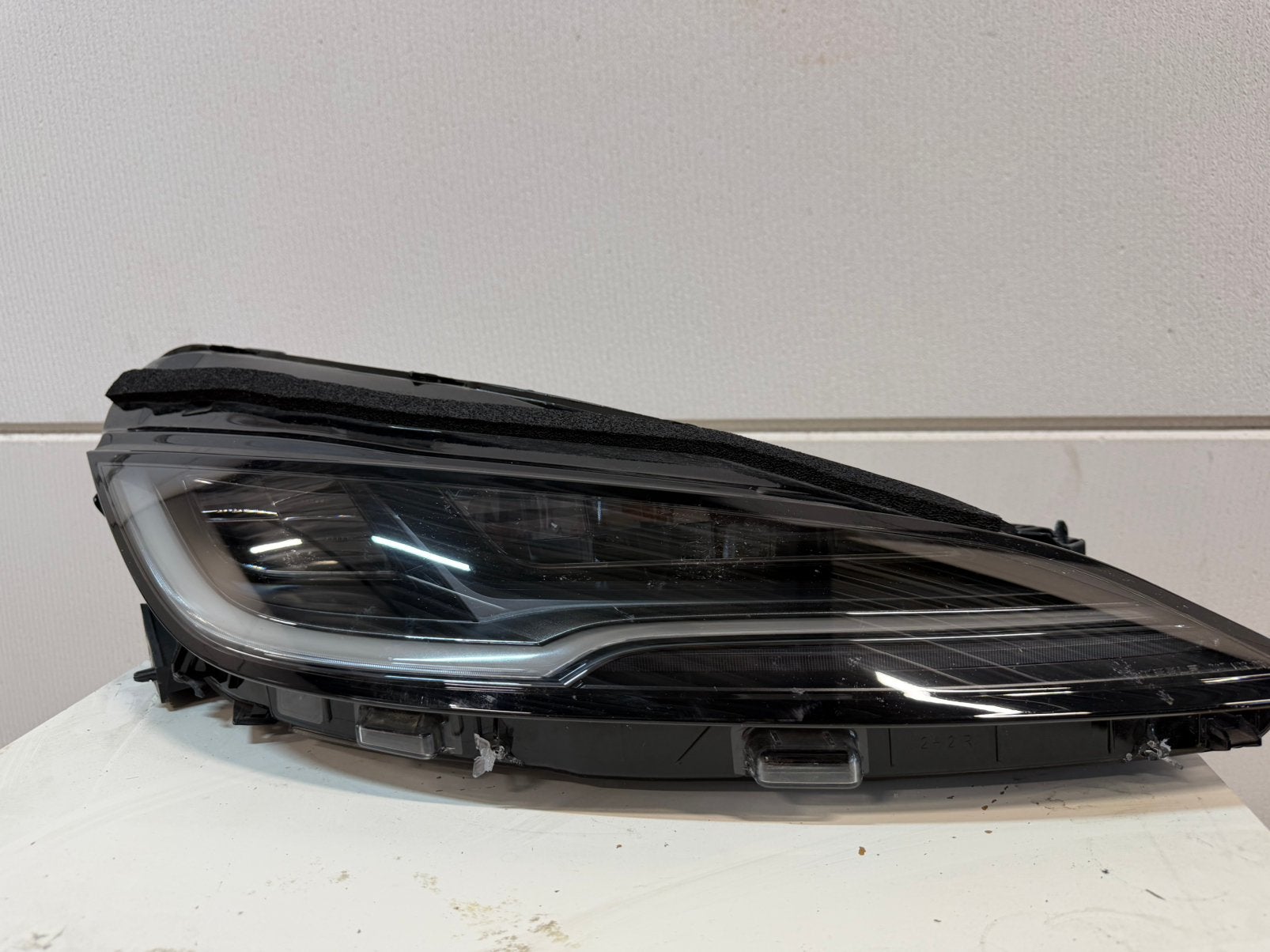 Tesla model 3 highland rechts voor koplamp 176088900F, Ophalen of Verzenden, Gebruikt