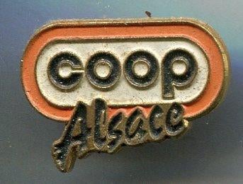 COOP Alsace koper PIN ( BLAD8_813 ), Verzamelen, Speldjes, Pins en Buttons, Verzenden, Zo goed als nieuw, Merk, Speldje of Pin