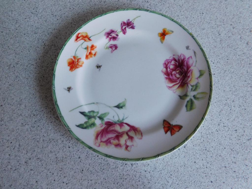 Bord 17 cm. Roos Augustus 2008 Janneke Brinkman JBS, Ophalen of Verzenden, Zo goed als nieuw, Bord(en), Overige stijlen