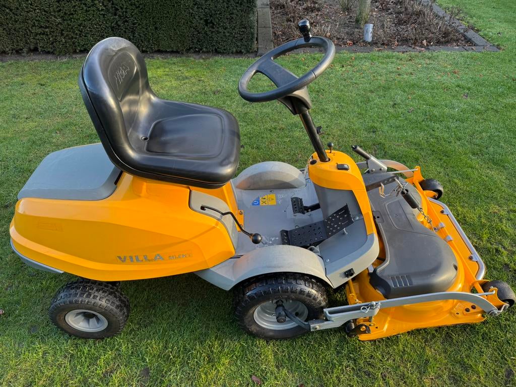 STIGA VILLA SILENT/ 85 CM COMBI MAAIDEK ZITMAAIER, Tuin en Terras, Grasmaaiers, Cirkelmaaier, Ophalen of Verzenden, Zo goed als nieuw