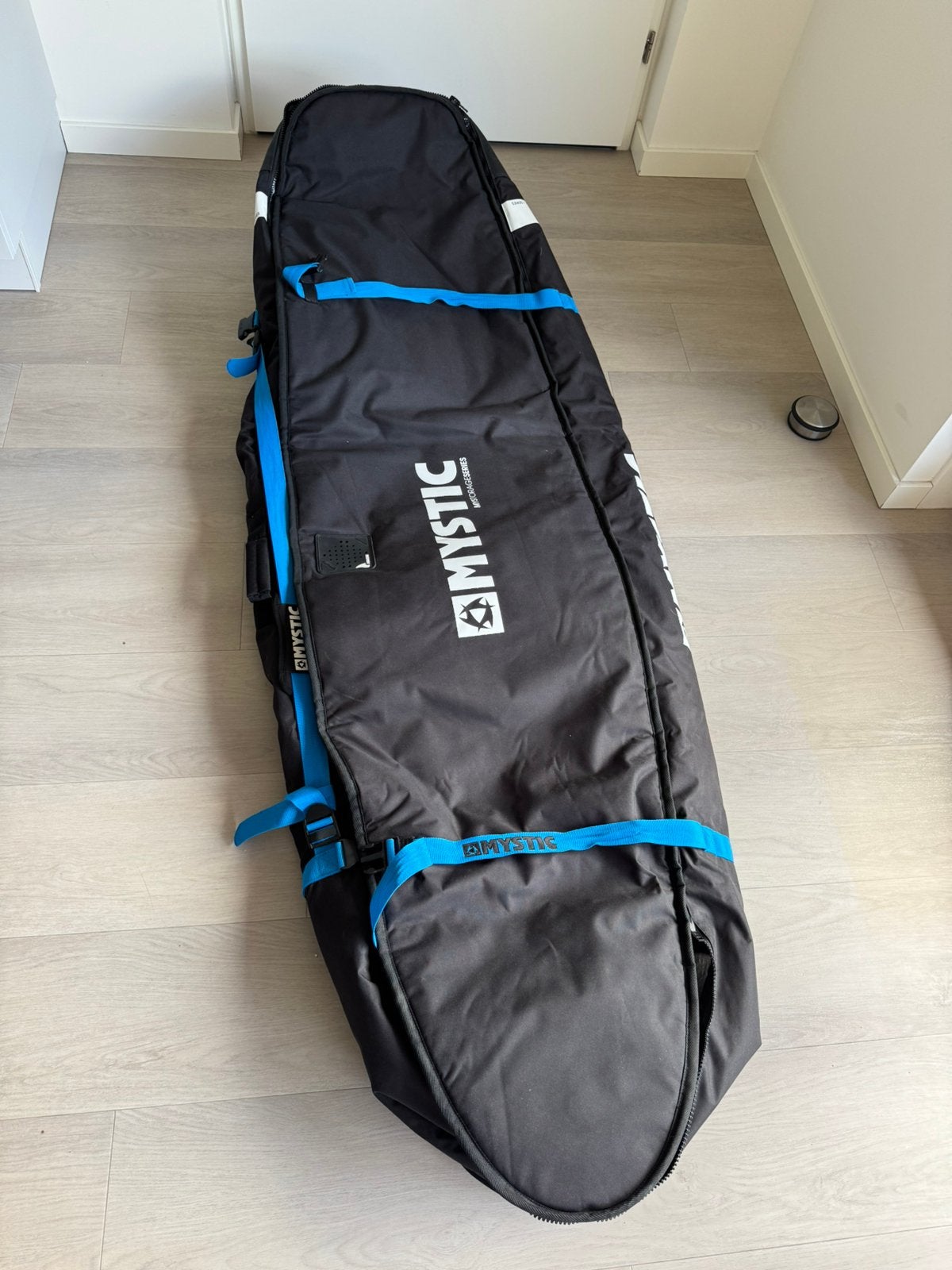 Mystic XL surf kite board bag with wheels - as new, Watersport en Boten, Geen board, Ophalen, Zo goed als nieuw, 12 m²