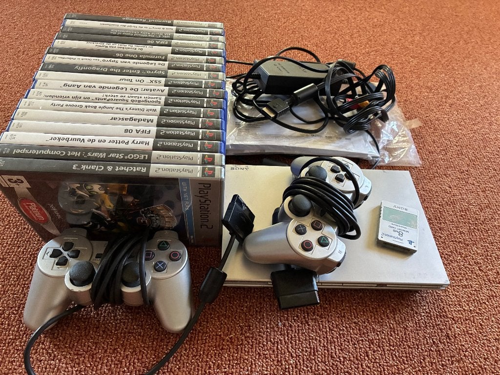 Playstation 2 met 17 games., Spelcomputers en Games, Spelcomputers | Sony PlayStation 2, Ophalen, Met games, Met 2 controllers