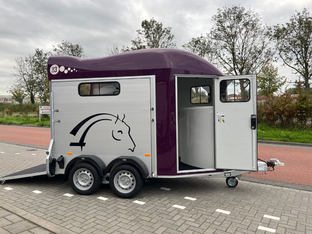 Cheval Liberte Gold 3 paars waar anders dan bij Imanse, Ophalen, Mierlo, 2-paards trailer, Info@nuyts.nl