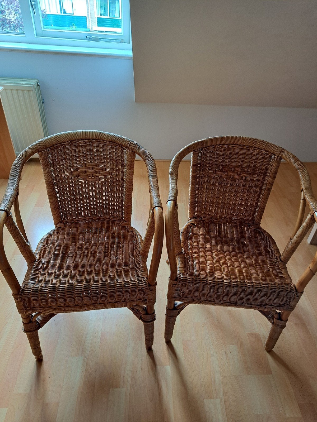 2 rieten stoelen, Huis en Inrichting, Stoelen, Ophalen, Gebruikt, Twee, Bruin