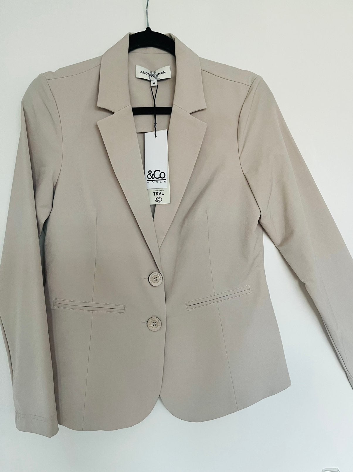 Nieuw jasje &Co Woman maat m, Kleding | Dames, Jasjes, Kostuums en Pakken, Maat 38/40 (M), Verzenden, Beige, Nieuw