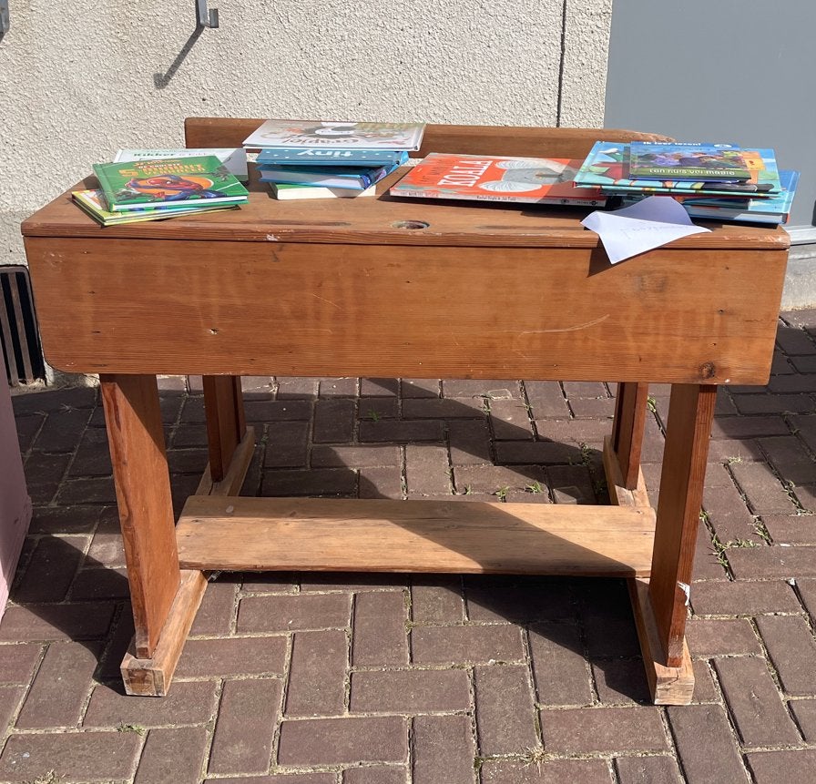 Vintage houten schoolbankje met opbergruimte, Ophalen