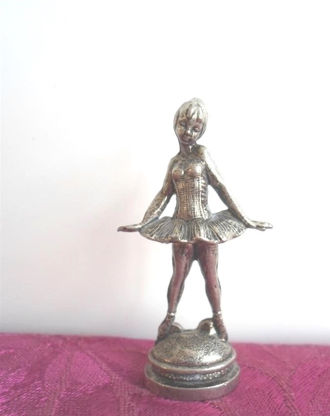 Ferrero beeldje Danseresje / balletdanseres, Ophalen of Verzenden, Zo goed als nieuw, Overige typen