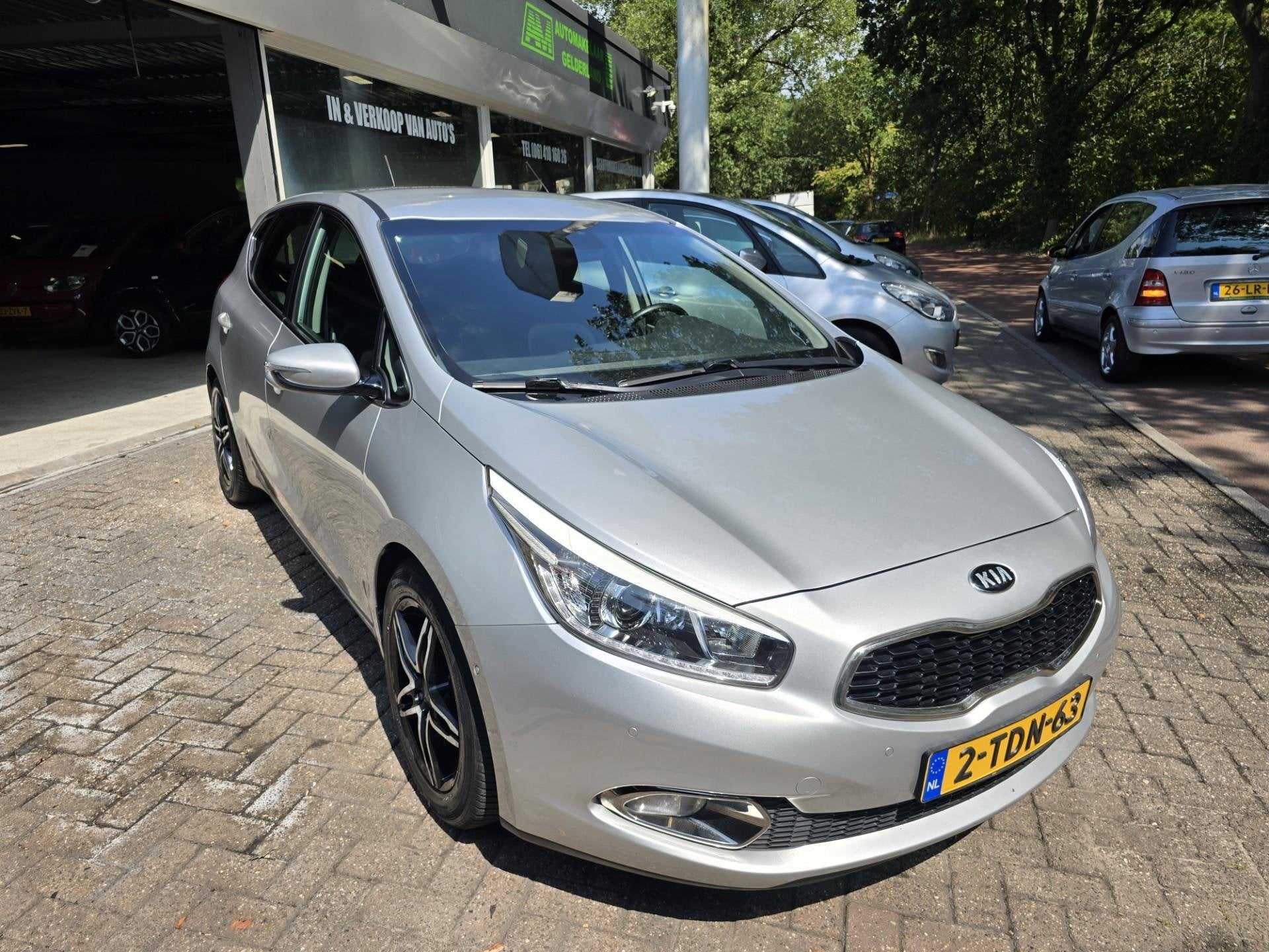 Kia Cee'd 1.6 GDI Super Pack | 3/6 OF 12MND GARANTIE | CAMER, Auto's, Voorwielaandrijving, Euro 5, Gebruikt, 1591 cc