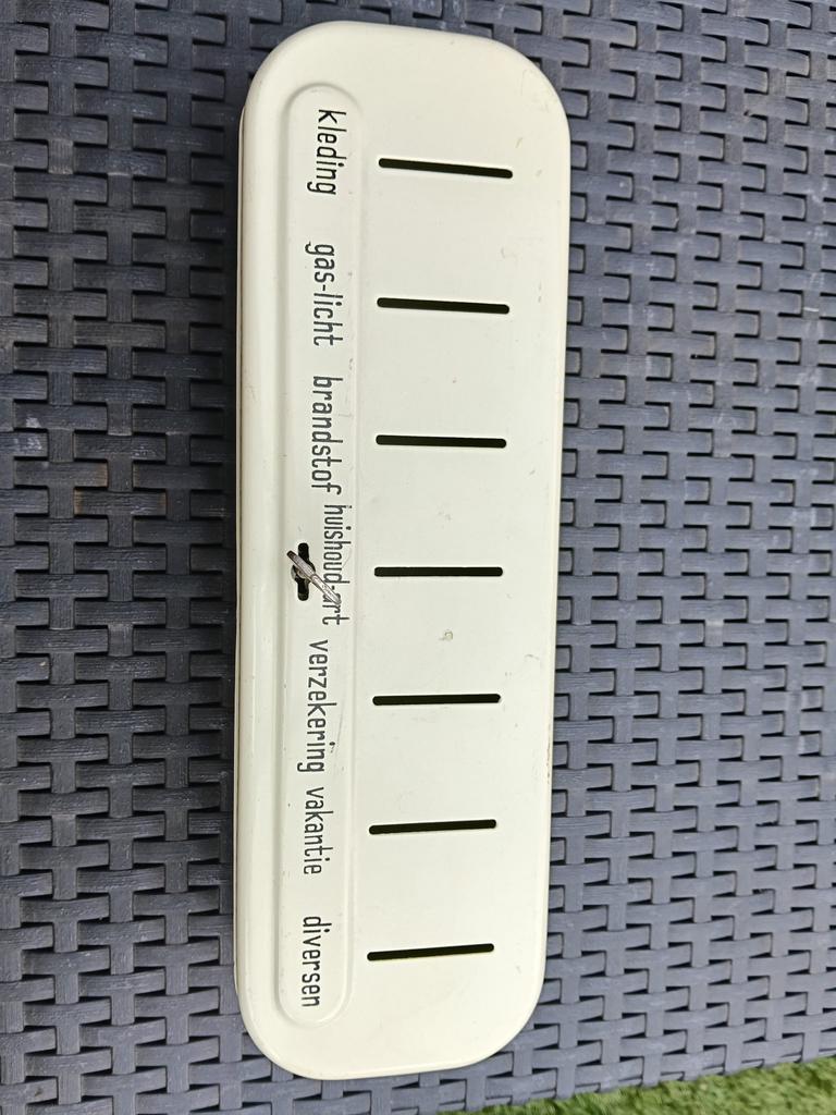 Vintage spaargeld kistje met vakjes - Ouderwets sparen, Ophalen, Gebruikt