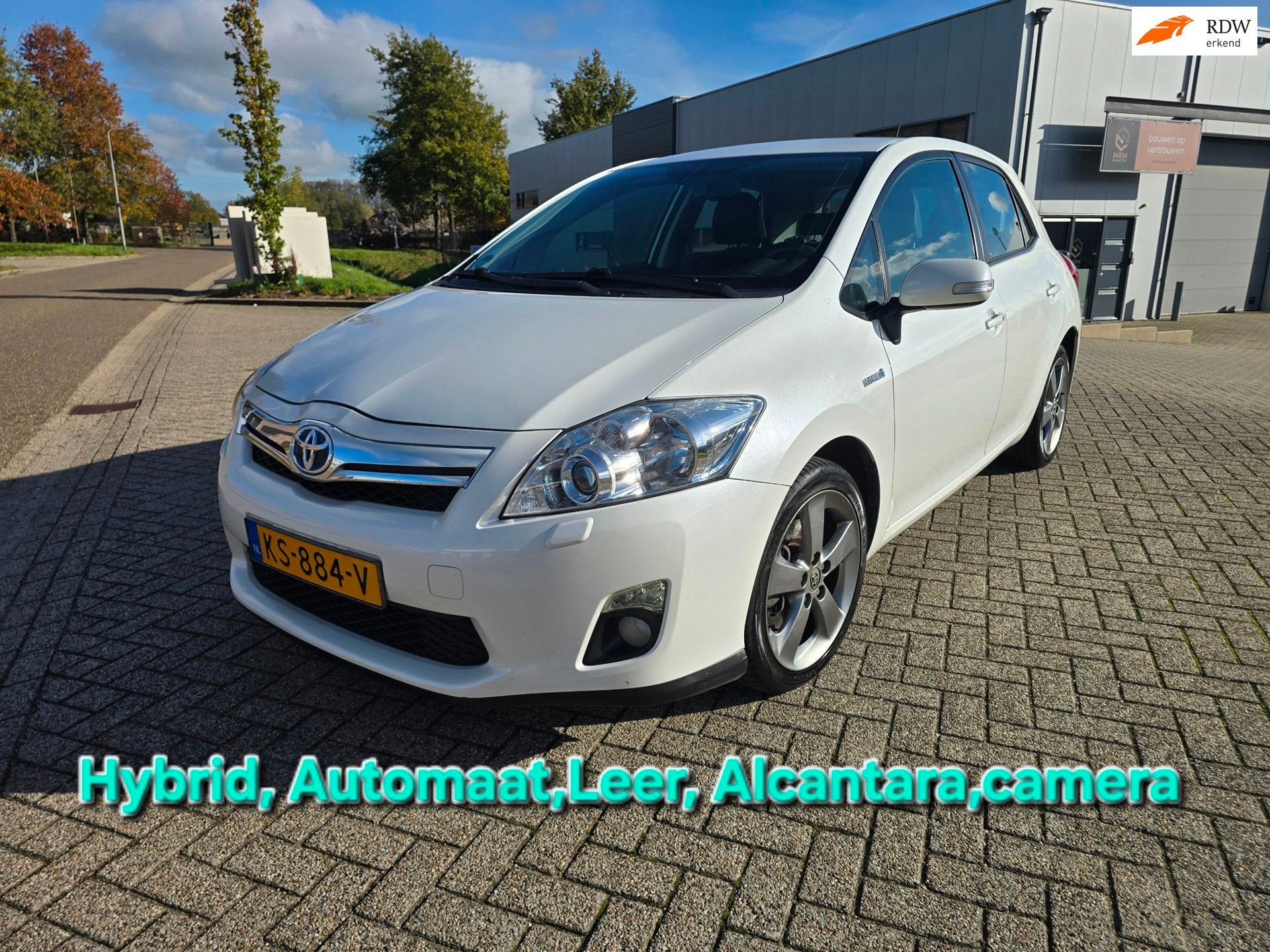 Toyota Auris 1.8 Full Hybrid Dynamic,camera,Leer,, Auto's, Euro 5, Gebruikt, 4 cilinders, Wit