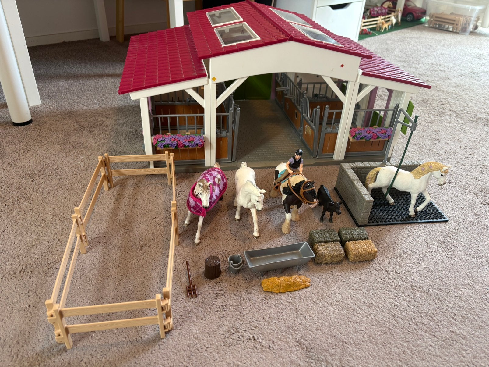 Schleich grote stal met paarden en meer!, Verzamelen, Ophalen, Zo goed als nieuw, Paard, Beeldje of Figuurtje