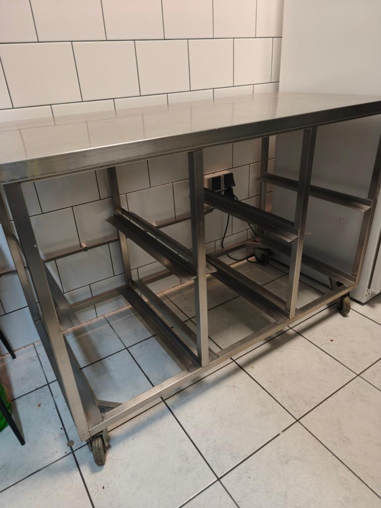 RVS Werktafel 140x70cm op Wielen voor 6 Kratten, Ophalen, Gebruikt