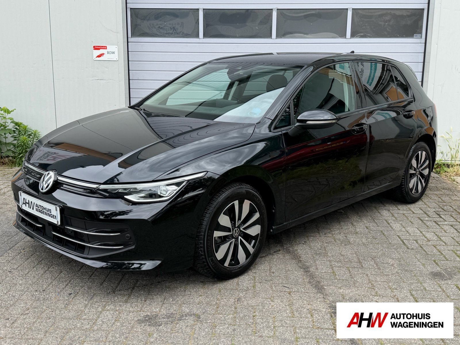 Volkswagen Golf 8.5 / 1.5eTSI / DSG-7 / 2025 / GOAL EDITION/, Stof, 1498 cc, 4 cilinders, Zwart