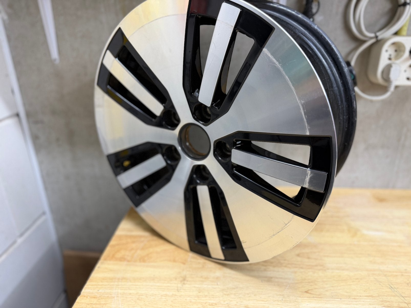 Eén Astana 16 inch velg, Ophalen of Verzenden, Gebruikt