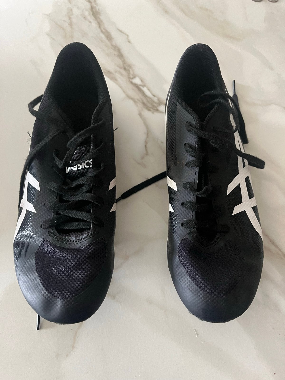 Asics Spikes - Zwart/Wit - Maat 37, Sport en Fitness, Ophalen of Verzenden, Zo goed als nieuw, Spikes, Hardlopen