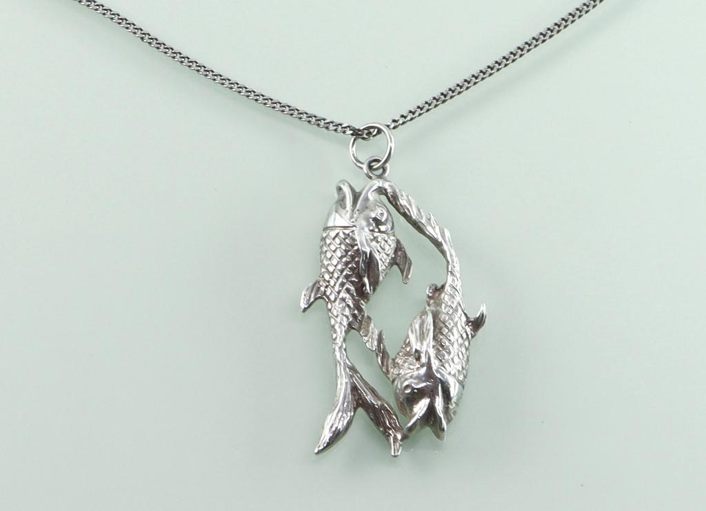 Grote vintage zilveren hanger vissen aan collier, Sieraden, Tassen en Uiterlijk, Antieke sieraden, Ophalen of Verzenden, Zilver