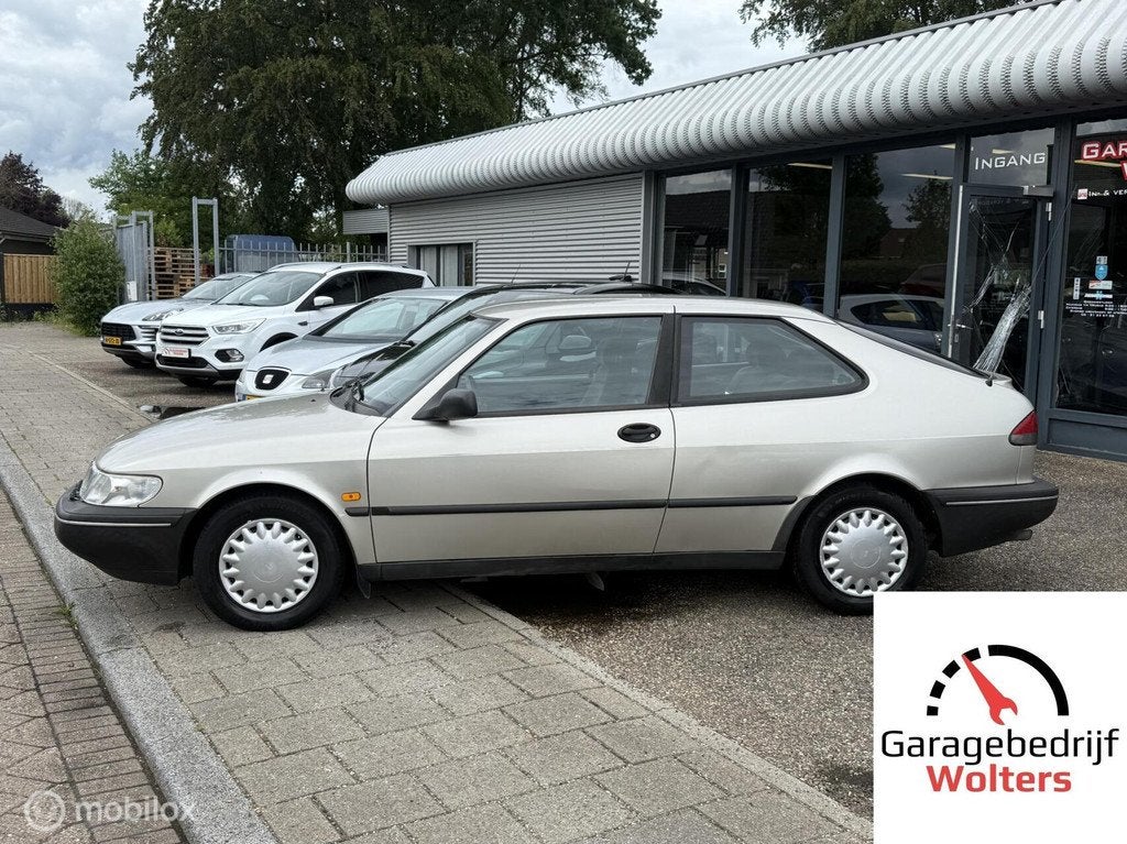 Saab 900 Coupé 2.0 S AUTOMAAT AIRCO ZEER NETJES, Gebruikt, Zwart, 4 cilinders, Met garantie (alle)