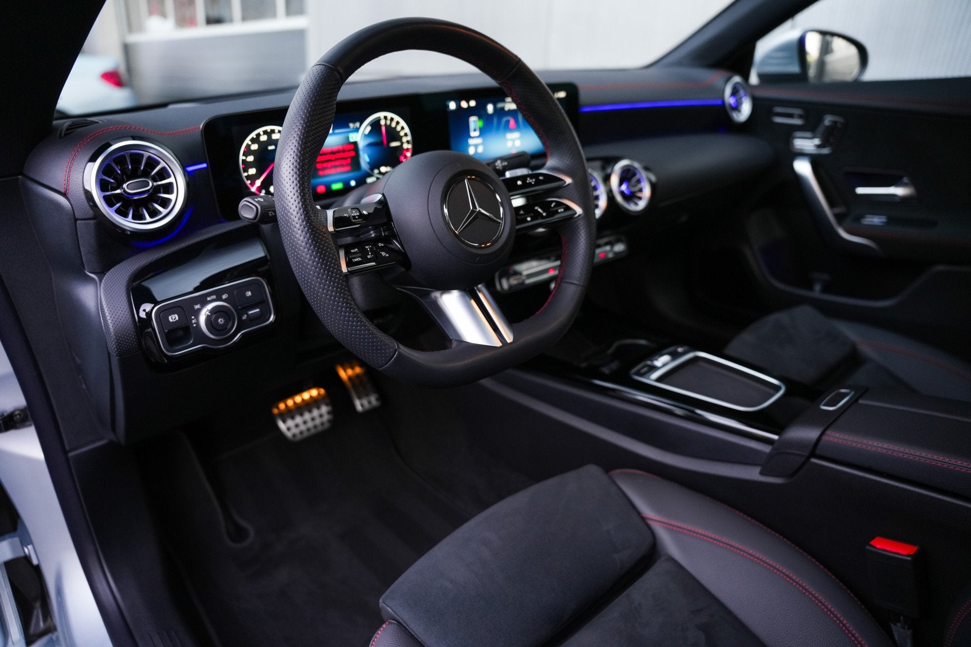 Mercedes-Benz CLA-Klasse Shooting Brake 250 e 218 pk AMG Lin, CLA, Gebruikt, Euro 6, 4 cilinders