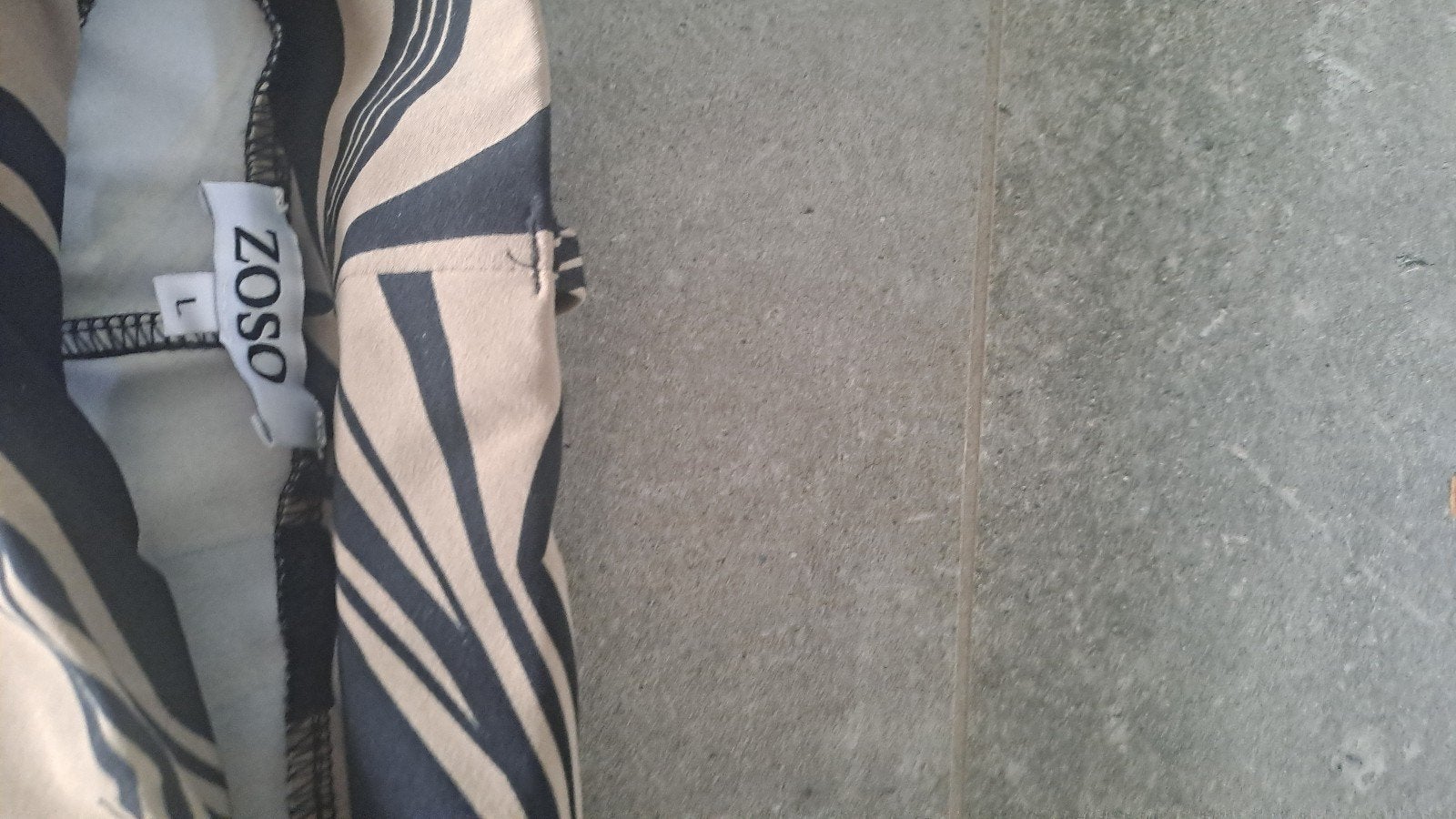 Zoso broek met abstracte print, Zwart, Maat 42/44 (L), Ophalen of Verzenden, Zo goed als nieuw