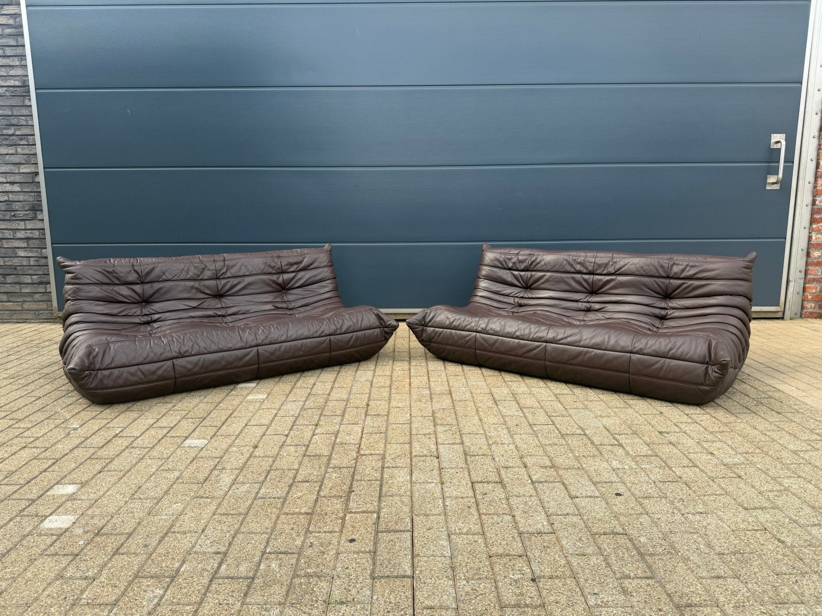 100% authentieke Ligne Roset Togo 2x 3zit in Chocolade leder, Ophalen of Verzenden, Vitra knoll sede artifort leolux b&b italia cassina flos edra