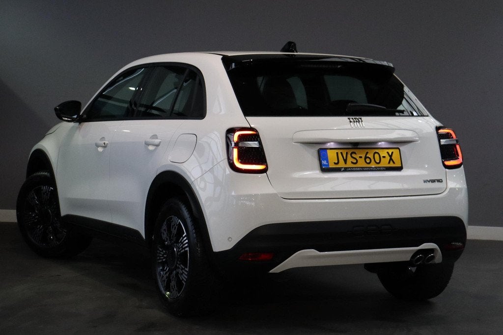 Fiat 600 1.2 Hybrid ICON / Navigatie / Carplay / Camera / LE, Auto's, Fiat, 145 pk, Stof, 1199 cc, 620 kg