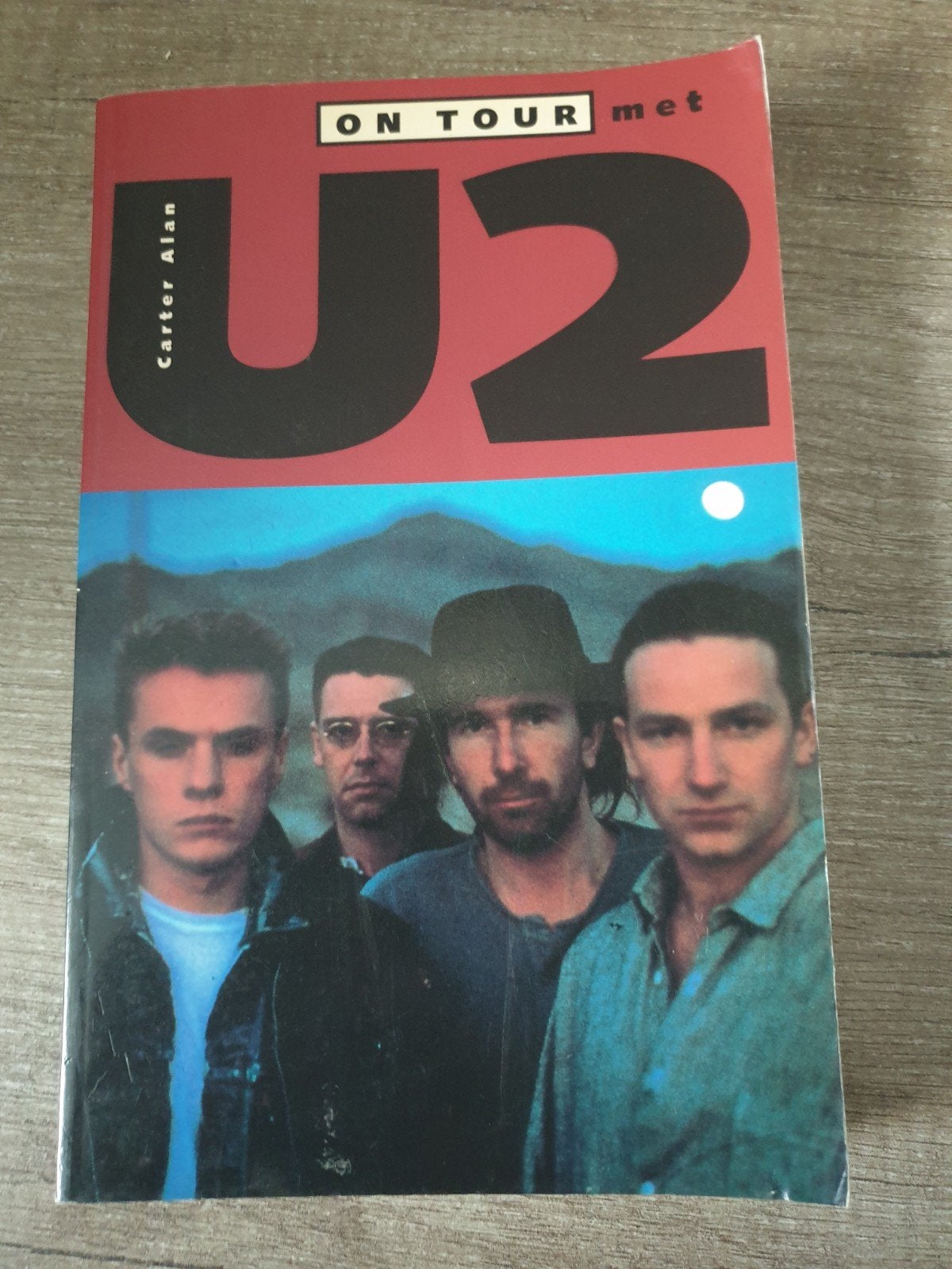 U2: On Tour met U2 - Boek door Carter Alan, Ophalen of Verzenden, Gelezen, Carter Alan