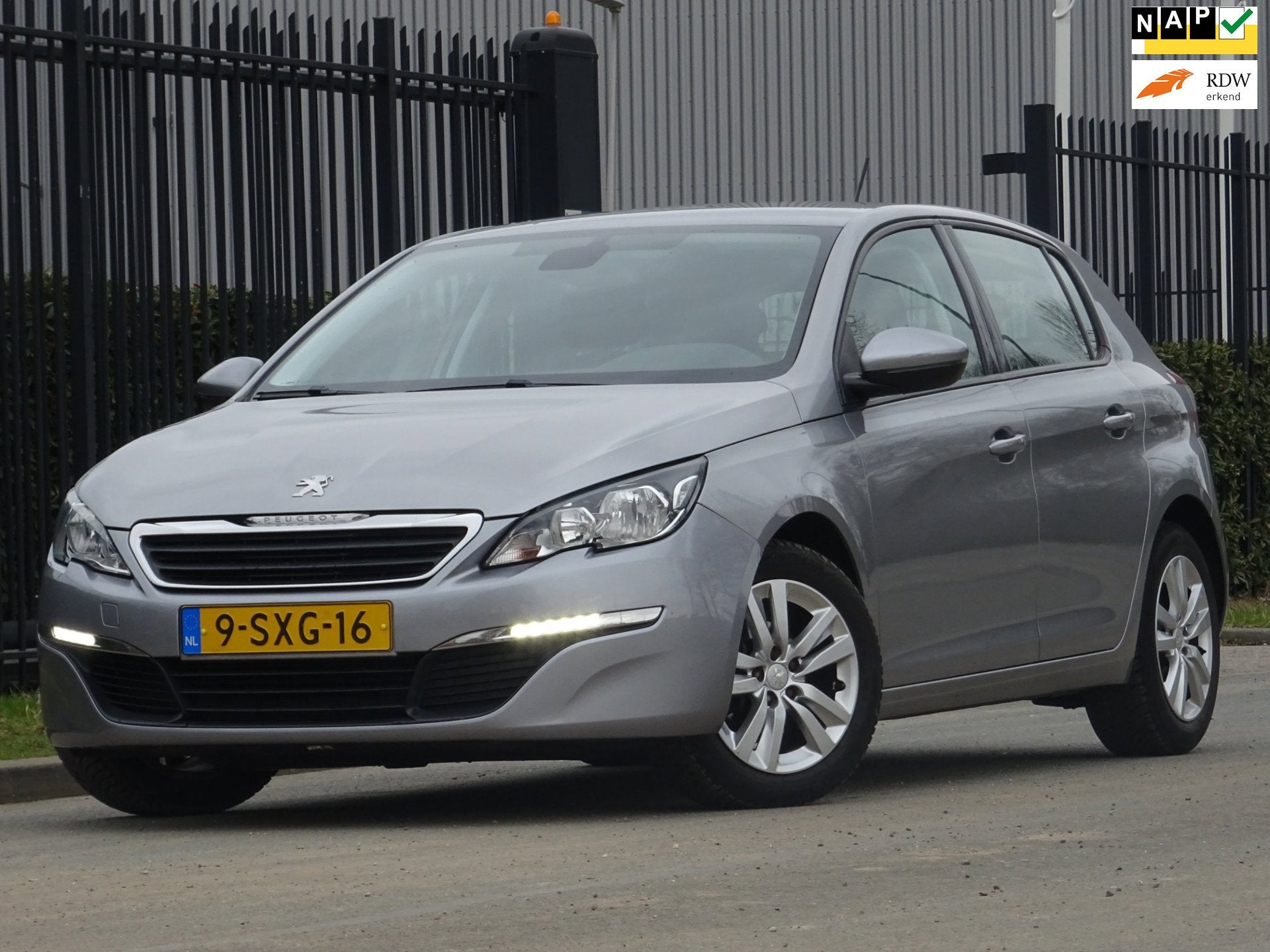 Peugeot 308 1.2 VTi Active BJ2014 NAP/NAVI/PDC/APK 02-2027, Voorwielaandrijving, 750 kg, 1199 cc, 82 pk