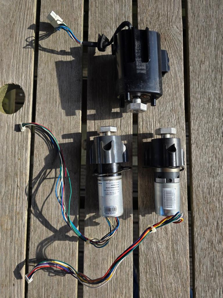 Husqvarna Gardena robotmaaier wielmotor maaimotor onderdeel, Ophalen of Verzenden
