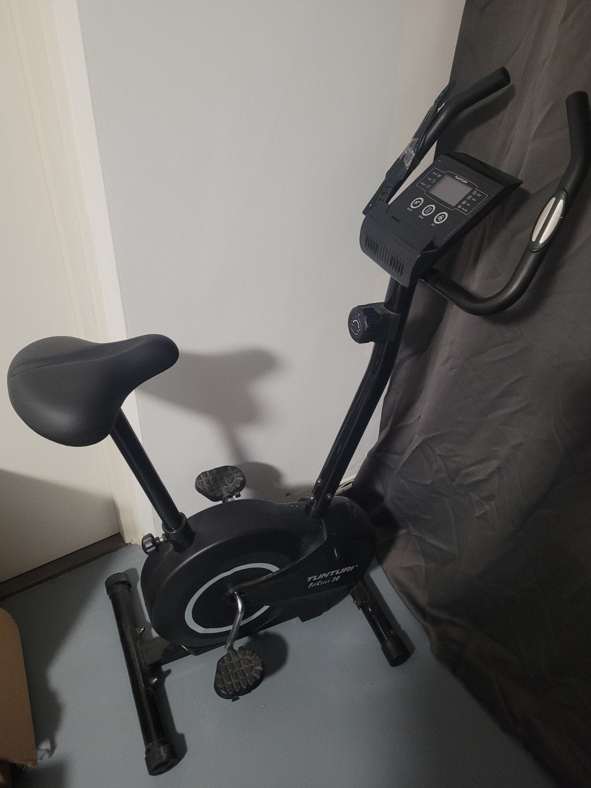 Tunturi FitCycle 30 hometrainer, Sport en Fitness, Fitnessapparatuur, Zo goed als nieuw, Hometrainer, Ophalen