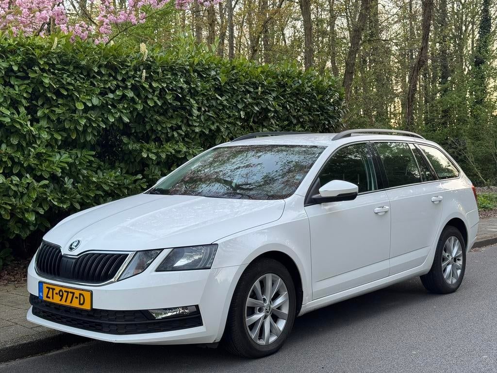 Skoda Octavia 1.6 TDI Greentech 115pk Dsg-7 2019 Wit, Auto's, Skoda, 4 cilinders, Wit, Origineel Nederlands, 1598 cc