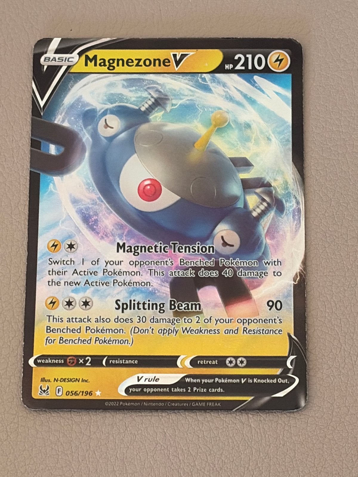Magnezone V - Lost Origin 056/196 - Pokémon Kaart, Ophalen of Verzenden, Zo goed als nieuw, Losse kaart, Foil