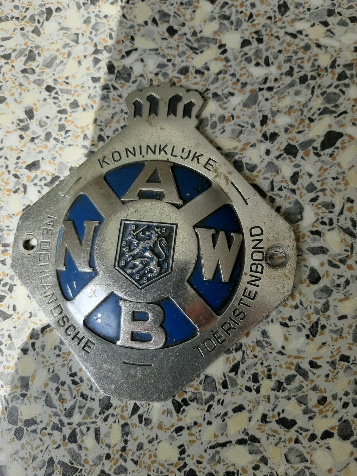 Vintage ANWB Embleem - Koninklijke Nederlandse Toeristenbond, Verzamelen, Ophalen of Verzenden, Gebruikt, Auto's