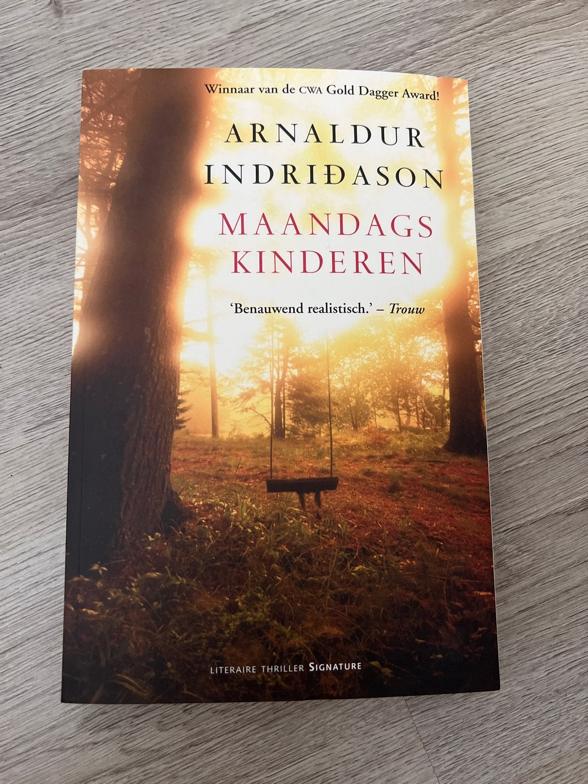 Maandags Kinderen - Arnaldur Indriðason (Literaire Thriller), Ophalen of Verzenden, Zo goed als nieuw, Scandinavië